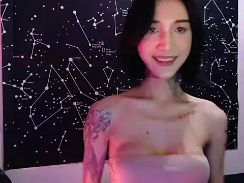  – webcam model profile photo Image 5