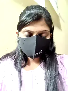 zui_lu – webcam model profile photo Image 3