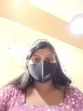 zui_lu – webcam model profile photo Image 5