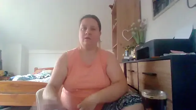 school_ch – webcam model profile photo Image 18