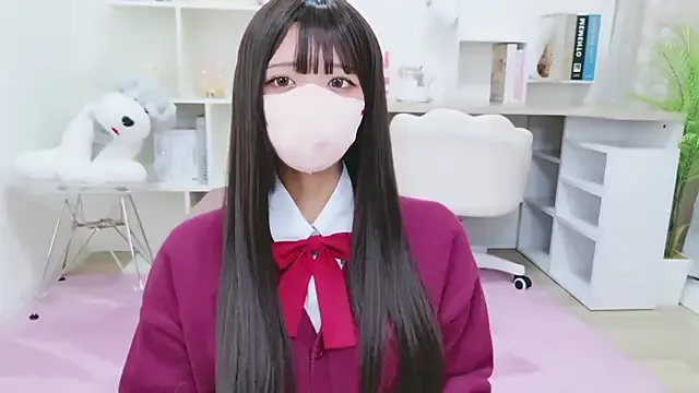 MiraKova – webcam model profile photo Image 12