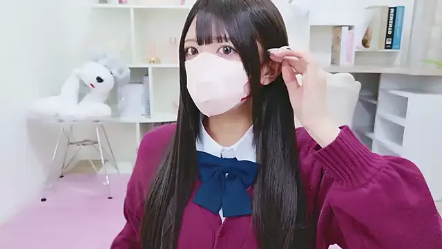 MiraKova – webcam model profile photo Image 13