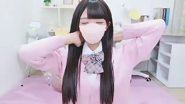 MiraKova – webcam model profile photo Image 15