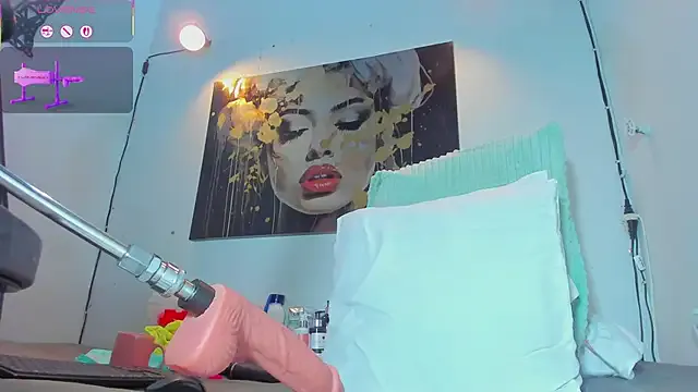 SofiaFoxi – webcam model profile photo Image 7