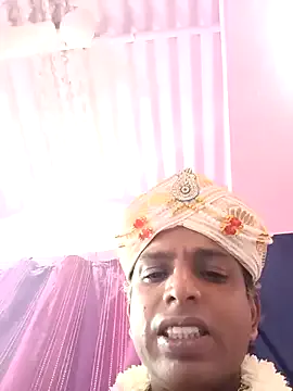 roouse – webcam model profile photo Image 12
