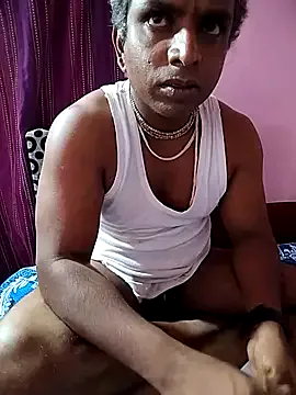 roouse – webcam model profile photo Image 2