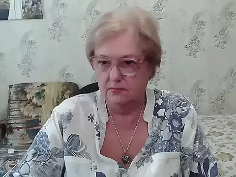 MiraKova – webcam model profile photo Image 10