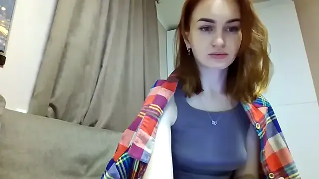 _Alicee_1 – webcam model profile photo Image 6