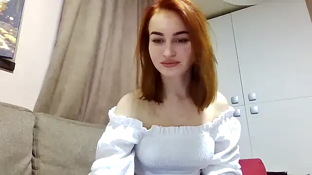 _Alicee_1 – webcam model profile photo Image 8