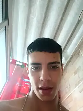 DominantAlex18 – webcam model profile photo Image 3