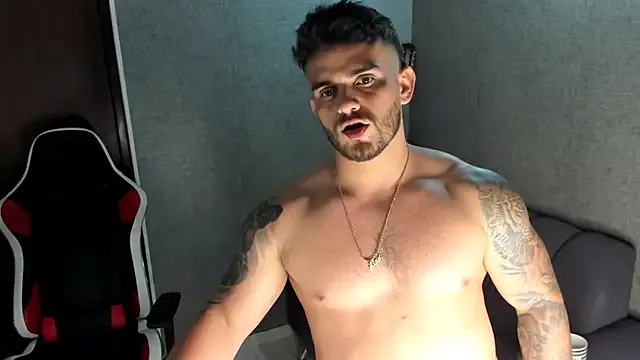 roouse – webcam model profile photo Image 9
