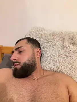 roouse – webcam model profile photo Image 3