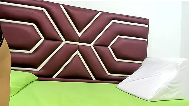 NANA_7 – webcam model profile photo Image 8