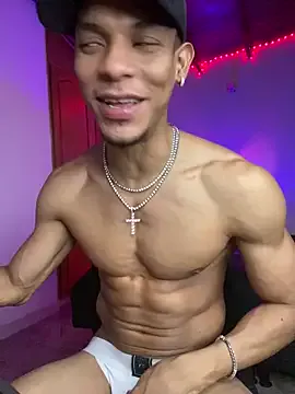 roouse – webcam model profile photo Image 8