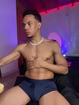 roouse – webcam model profile photo Image 9