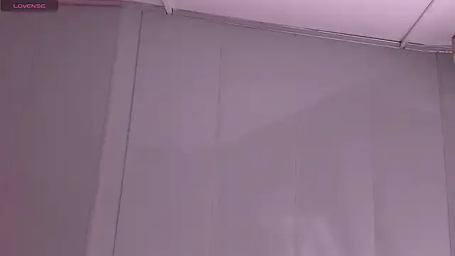 Playful_Adriana – webcam model profile photo Image 7