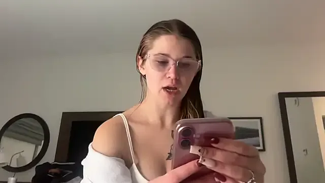 maataaan – webcam model profile photo Image 19