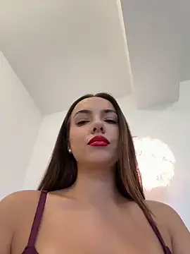 EmiliGarden – webcam model profile photo Image 13
