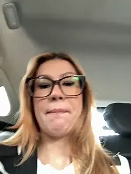 maataaan – webcam model profile photo Image 10