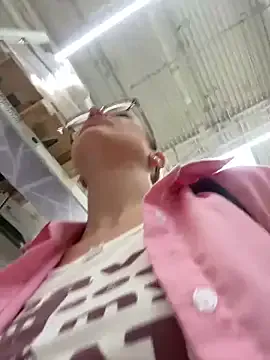 maataaan – webcam model profile photo Image 13