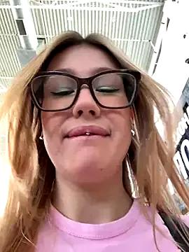 maataaan – webcam model profile photo Image 15