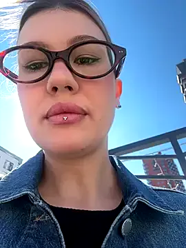 maataaan – webcam model profile photo Image 16