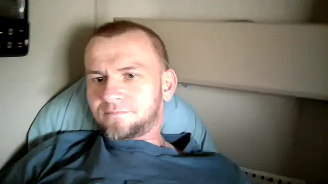 roouse – webcam model profile photo Image 2
