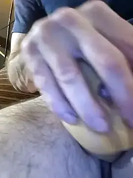 zui_lu – webcam model profile photo Image 3