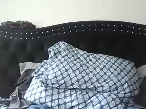roouse – webcam model profile photo Image 9