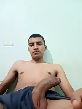 roouse – webcam model profile photo Image 11