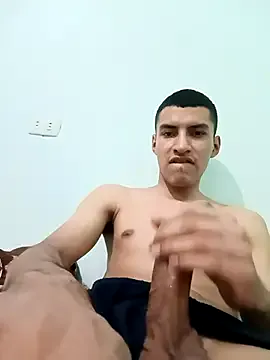 roouse – webcam model profile photo Image 2
