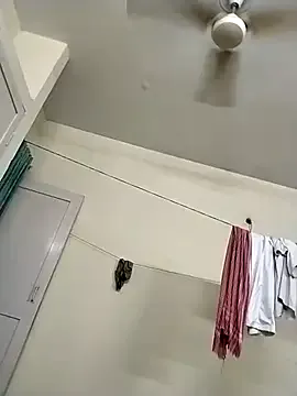 FroggyAnna – webcam model profile photo Image 4