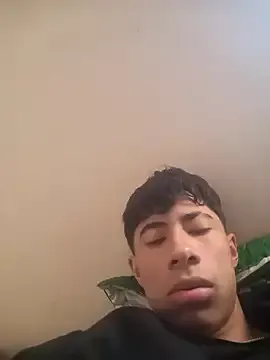 roouse – webcam model profile photo Image 2