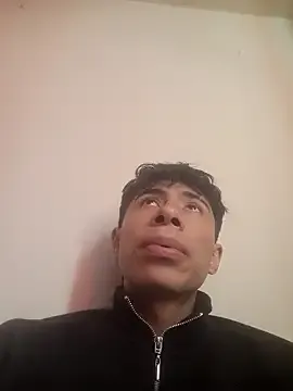 roouse – webcam model profile photo Image 4