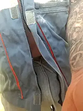 RomWoolf – webcam model profile photo