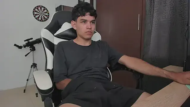 JamesDreams – webcam model profile photo Image 2