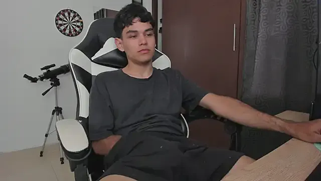 JamesDreams – webcam model profile photo Image 5