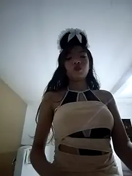 roouse – webcam model profile photo Image 4