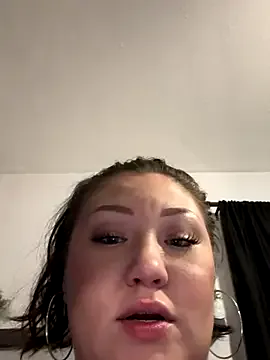 Yui-Ch – webcam model profile photo Image 2