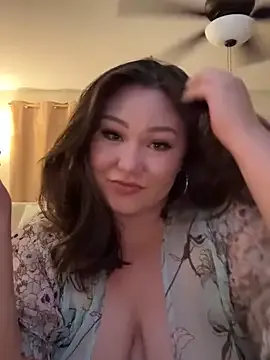 Yui-Ch – webcam model profile photo Image 4