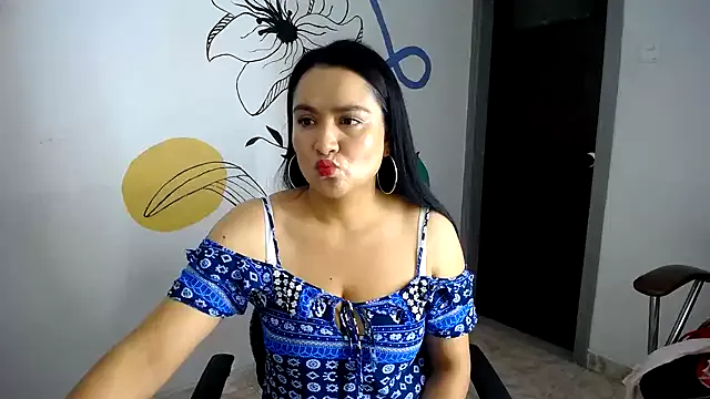 _Alice_1 – webcam model profile photo Image 11