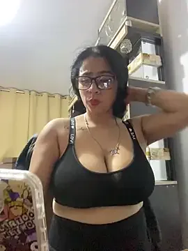  – webcam model profile photo Image 18