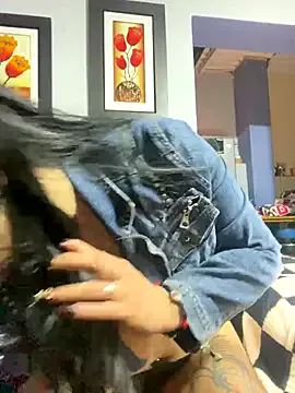  – webcam model profile photo Image 19