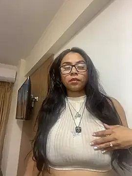  – webcam model profile photo Image 5