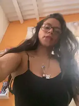  – webcam model profile photo Image 6