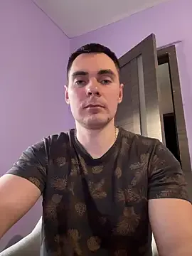 roouse – webcam model profile photo Image 3