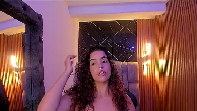 ZoeMendoza – webcam model profile photo Image 7