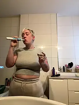 winter11 – webcam model profile photo Image 10