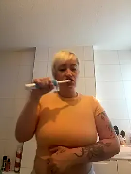 winter11 – webcam model profile photo Image 11