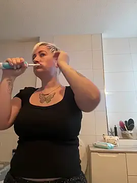 winter11 – webcam model profile photo Image 9